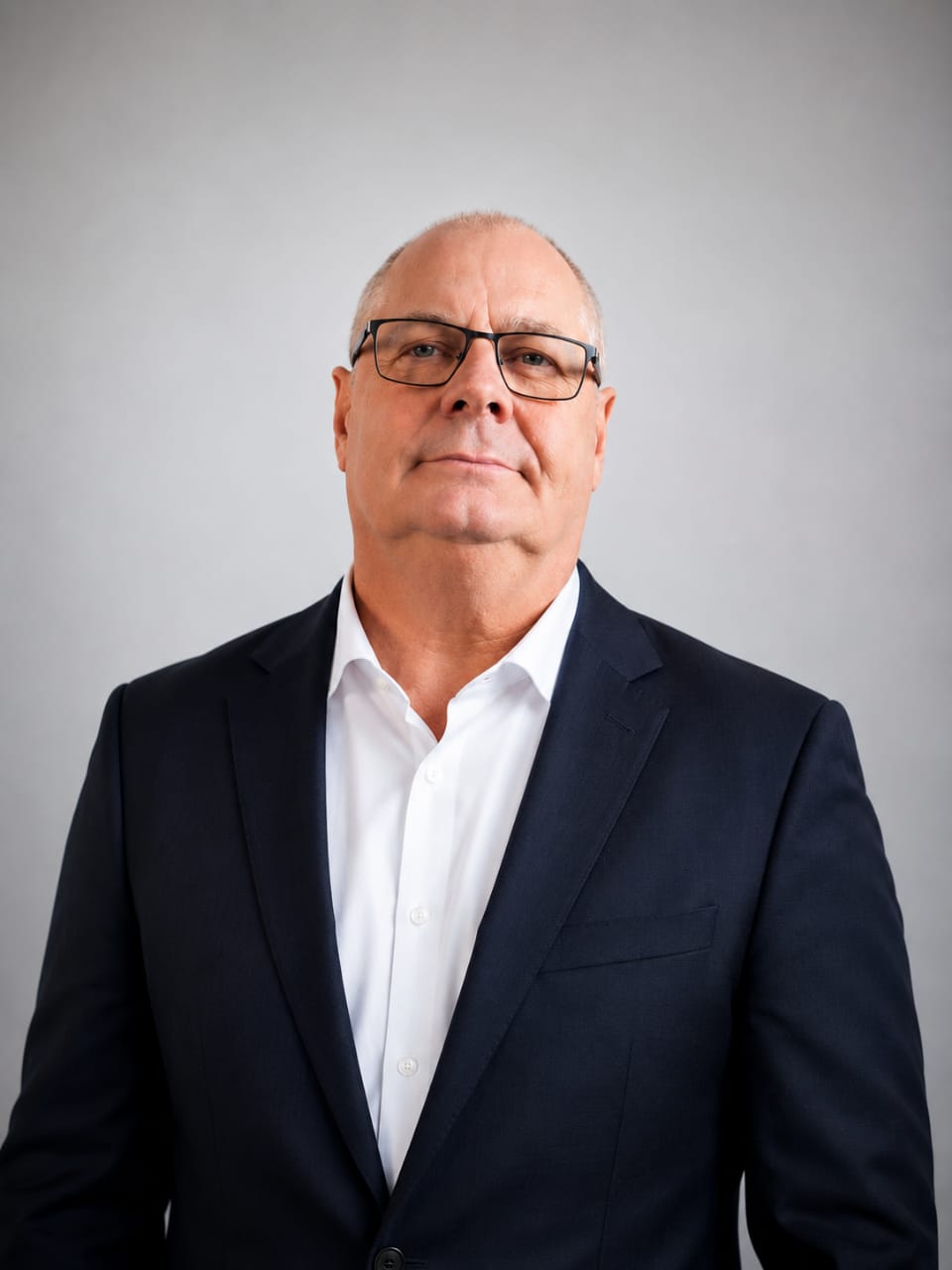 Owen – Director